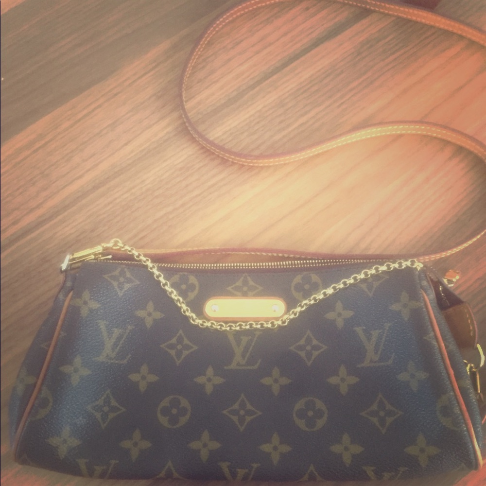 Louis Vuitton Eva Clutch
